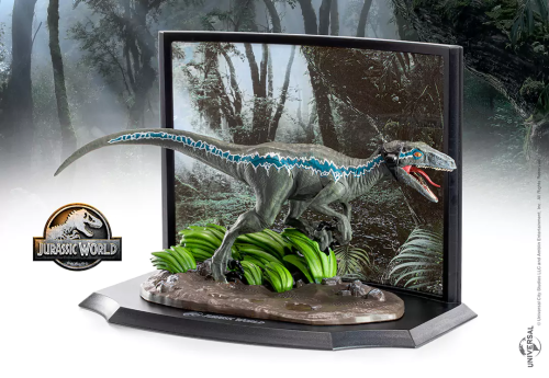 Noble Collection - JURASSIC WORLD - Blue - Figure Toyellectible Treasures