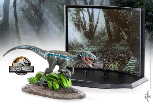Noble Collection - JURASSIC WORLD - Blue - Figure Toyellectible Treasures