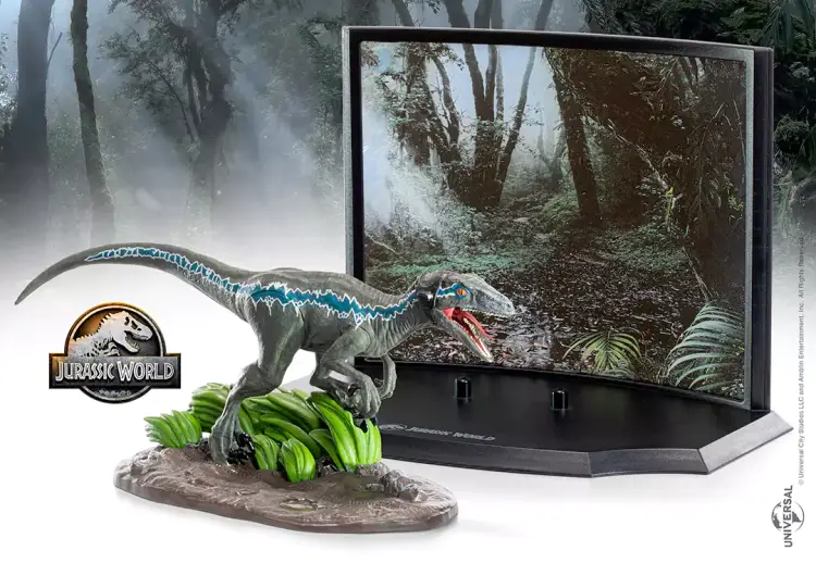 Noble Collection - JURASSIC WORLD - Blue - Figure Toyellectible Treasures