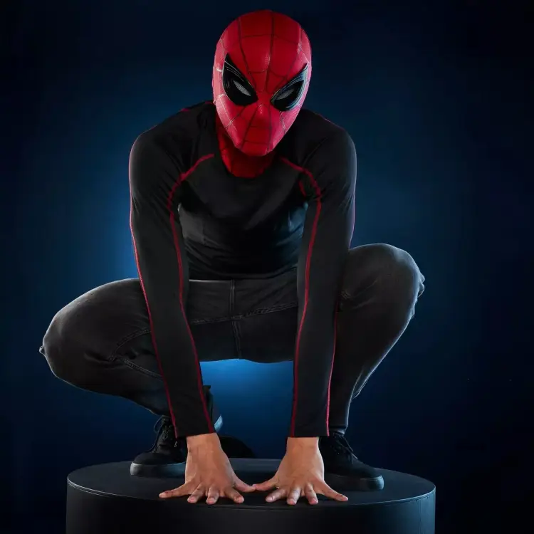 MARVEL - Kask elektroniczny Expressive Spider-Man Legend Series