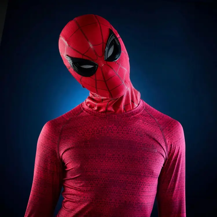 MARVEL - Kask elektroniczny Expressive Spider-Man Legend Series