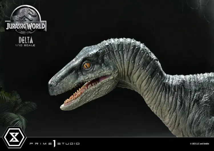 JURASSIC WORLD - Delta - Statuetka 17 cm