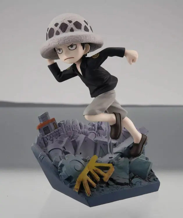 ONE PIECE - Trafalgar Law "Run Run Run" - statuetka G.E.M. 13cm
