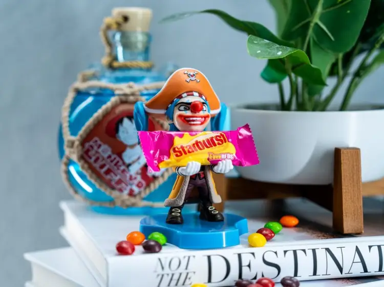 ONE PIECE NETFLIX - Buggy - kontroler "Holdem" i obsługa telefonu - 11 cm