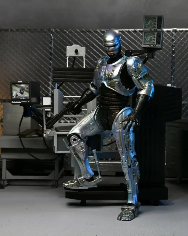 ULTIMATE ROBOCOP - Battle Damaged with/Chair - Figurka akcji 20 cm