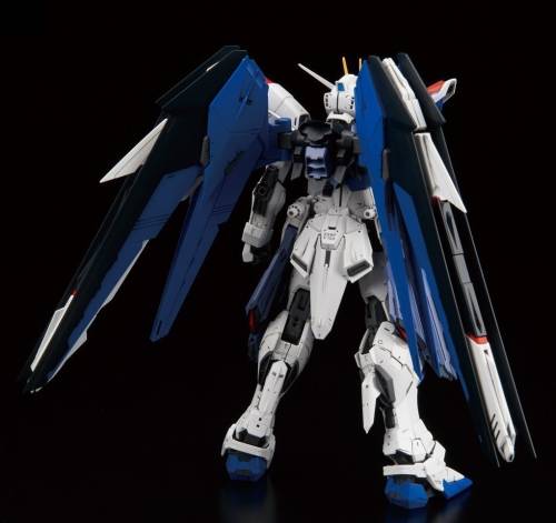GUNDAM - MG Freedom Gundam Ver 2.0 1/100 - Zestaw modelarski