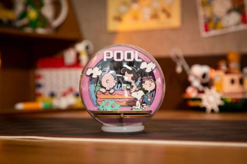PEANUTS - Cool Pool - Drewniany zestaw modelarski Globe Theater