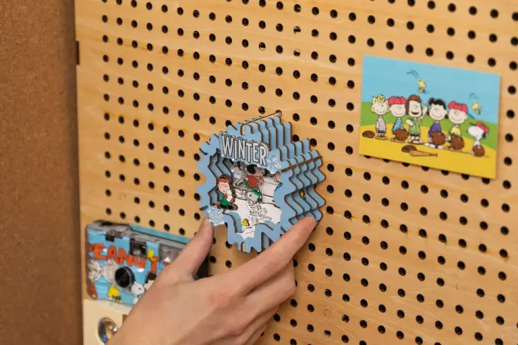 PEANUTS - Zimowa kraina czarów - drewniany zestaw modelarski Teatr