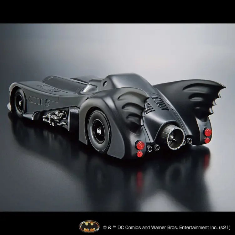 DC COMICS - Batman 1/35 Batmobil - Zestaw modelarski