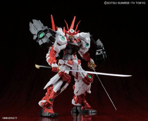 GUNDAM - MG 1/100 Sengoku Astray Gundam - Zestaw modelarski