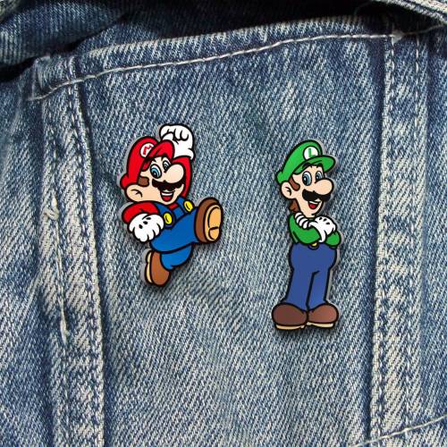SUPER MARIO - Zestaw 2 emaliowanych przypinek