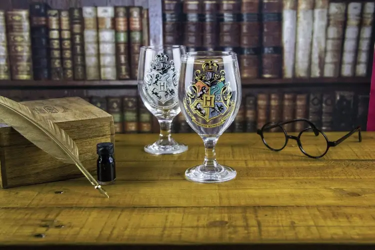 HARRY POTTER - Szkło zmieniające kolor w Hogwarcie