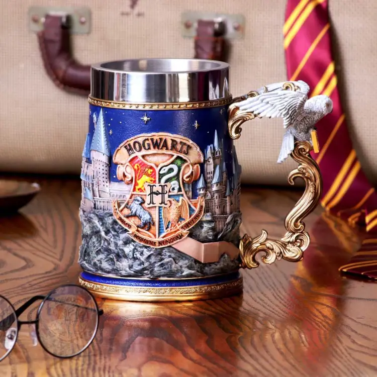 HARRY POTTER - Hogwart - kufel z żywicy 15,5 cm