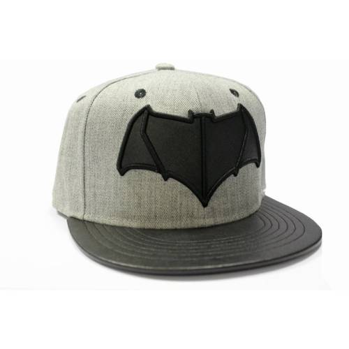 BATMAN vs SUPERMAN - czapka z logo Batmana