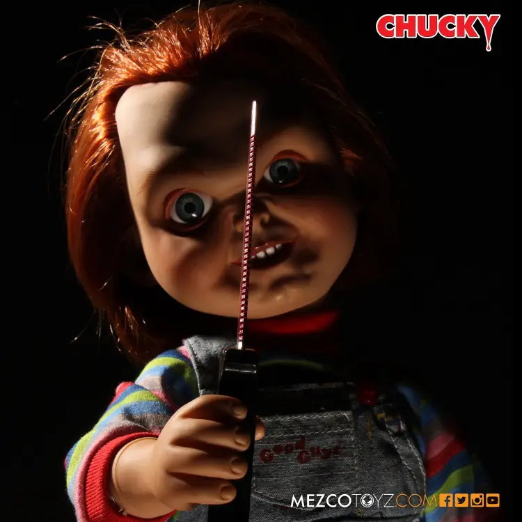 CHUCKY - Szyderczy Chucky - Lalka dźwiękowa 38 cm