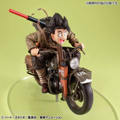 DRAGON BALL Z - Son Goku & Bike - Statuetka na pulpit Real McCoy 18cm