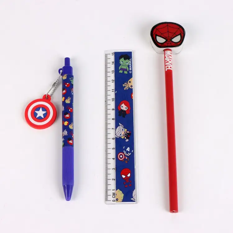 AVENGERS - Zestaw artykułów piśmiennych - Piórnik + 3 szt.