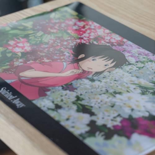 SPIRITED AWAY - Wśród kwiatów - Przezroczysty plakat w formacie A4 305x220 mm