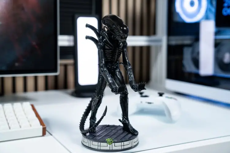 ALIEN - Kontroler i wsparcie telefoniczne - 20 cm