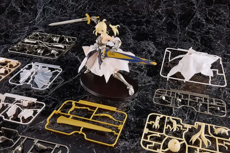 FATE / STAY NIGHT - Saber Lily "Odległy Avalon" - Zestaw modelarski 20 cm