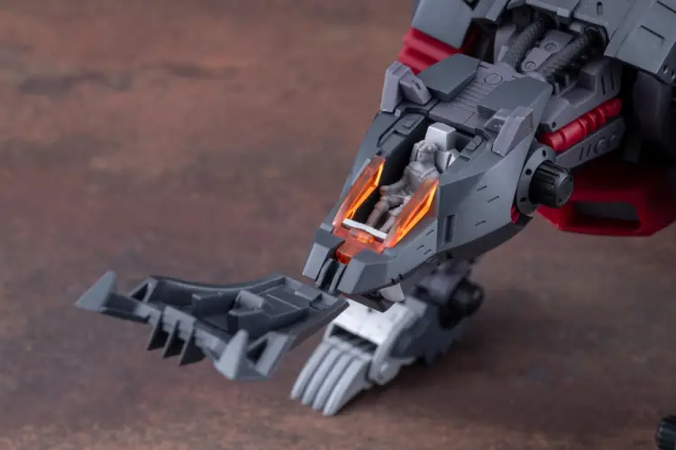 ZOIDS - HMM Lihgtning Saix Irvine Special 2000 - Zestaw modelarski 26,5 cm