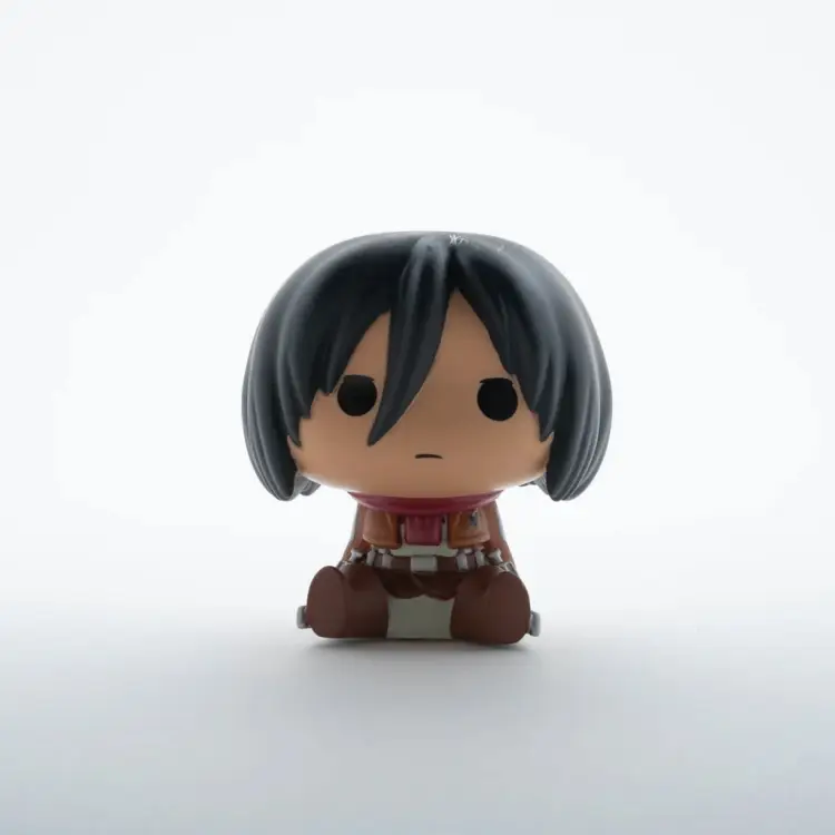 ATTACK ON TITAN - Mini skarbonka - Chibi Mikasa - 13 cm