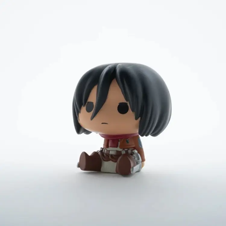 ATTACK ON TITAN - Mini skarbonka - Chibi Mikasa - 13 cm