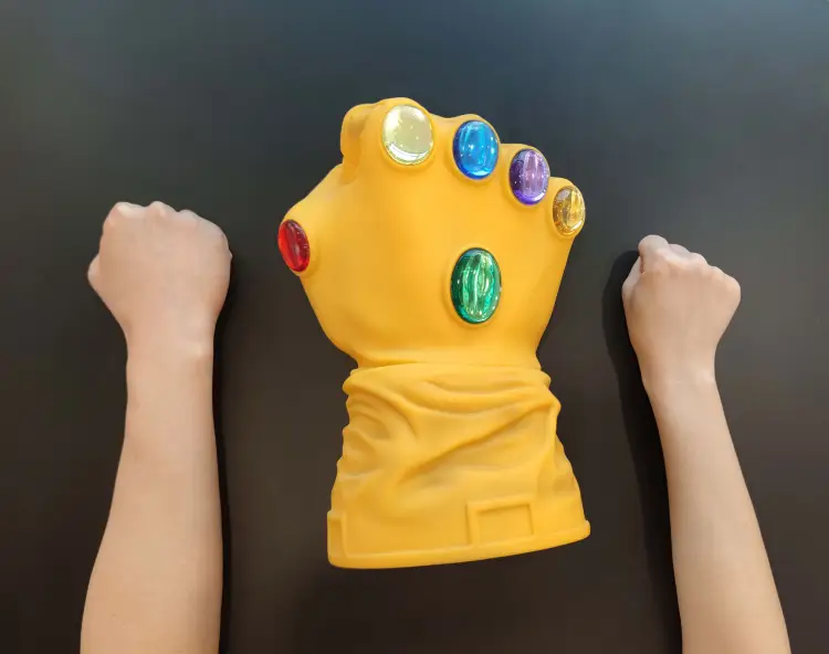 MARVEL - Rękawica Nieskończoności - Skarbonka 30 cm