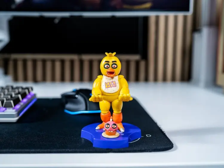 Exquisite Gaming	 - FNAF - Toy Chica - 'Holdem' Controller & Phone Support - 11cm