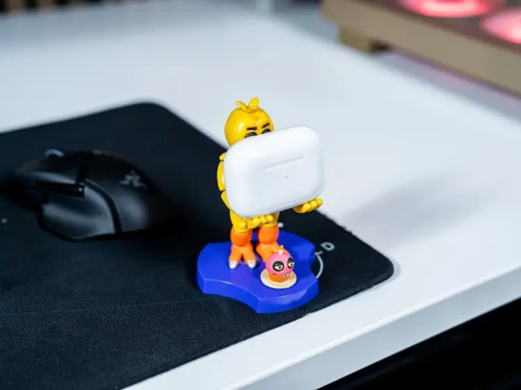 Exquisite Gaming	 - FNAF - Toy Chica - 'Holdem' Controller & Phone Support - 11cm