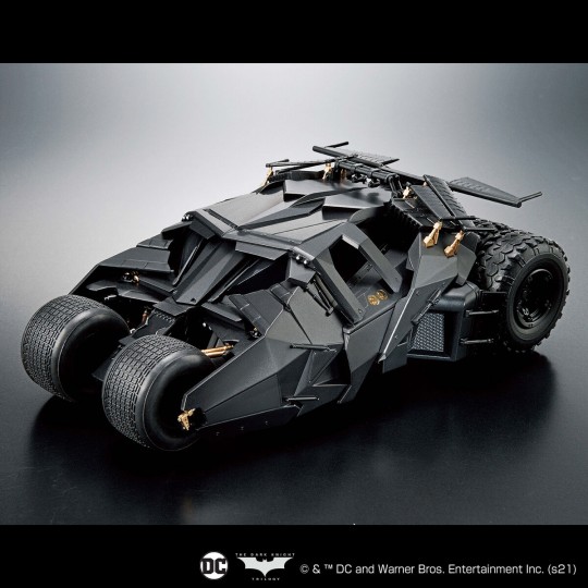 Bandai Model Kit - DC COMICS - Batman 1/35 Batmobile (Batman Begins) - Model Kit