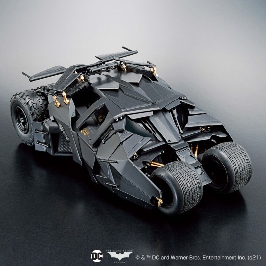 Bandai Model Kit - DC COMICS - Batman 1/35 Batmobile (Batman Begins) - Model Kit