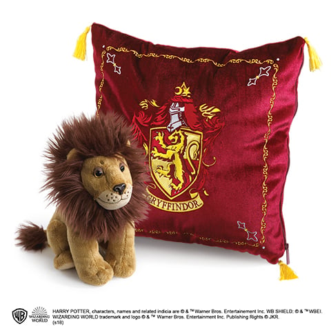 Noble Collection - HARRY POTTER - Plush & cushion 34x34 - Gryffindor
