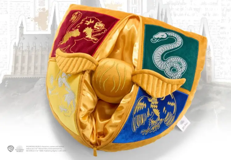Noble Collection - HARRY POTTER - Hogwarts's Blazon and Golden Snitch - Plush 36cm