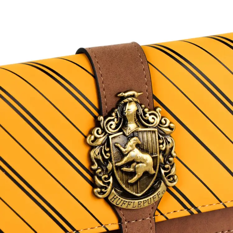 Cerda - HARRY POTTER - Hufflepuff - Faux-Leather Wallet