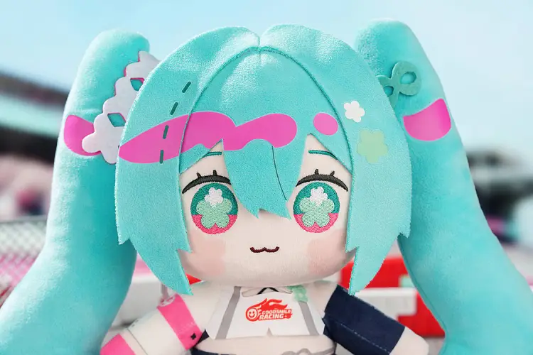 Goodsmile - HATSUNE MIKU GT PROJECT - Hatsune Miku Racing 2025 - Plush 20cm