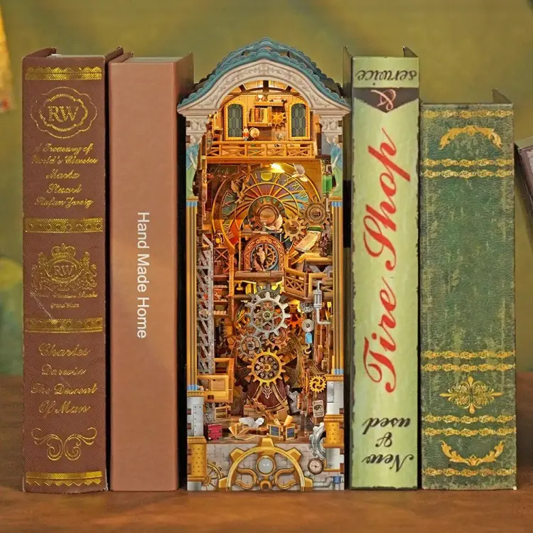 Tonecheer - BOOK NOOK KIT - DIY- Clock Tower - 430pcs + LED Light