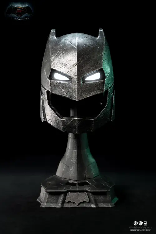 PureArts - BATMAN V SUPERMAN - Armored Batman Helmet - Replica 1/1