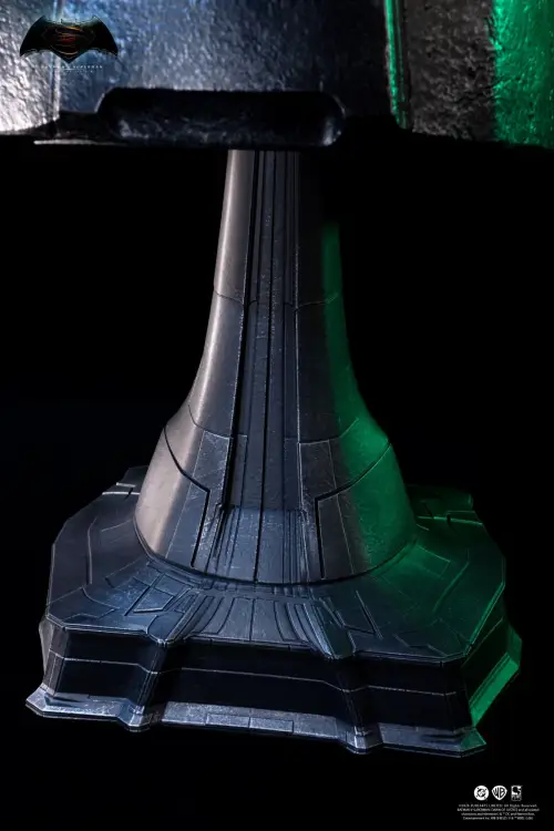 PureArts - BATMAN V SUPERMAN - Armored Batman Helmet - Replica 1/1