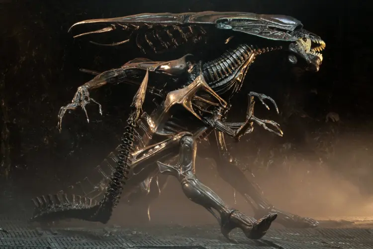 Neca - ALIEN RESURRECTION - Alien Queen - Figure Ultra Deluxe 37cm